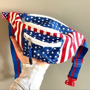 American Flag Patriotic Fanny Pack w/Attachable Drink Coozie